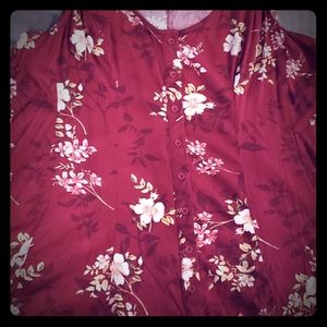 Torrid floral button stretch  2 xxl burgandy